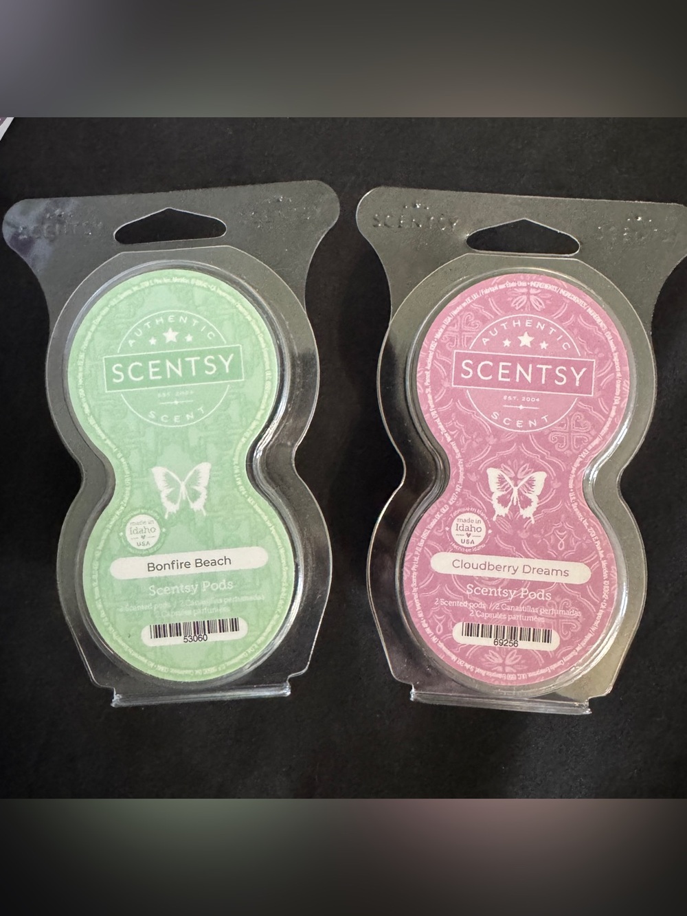 Scentsy Plug In Diffuser w/ Pods - Picture 2 of 4